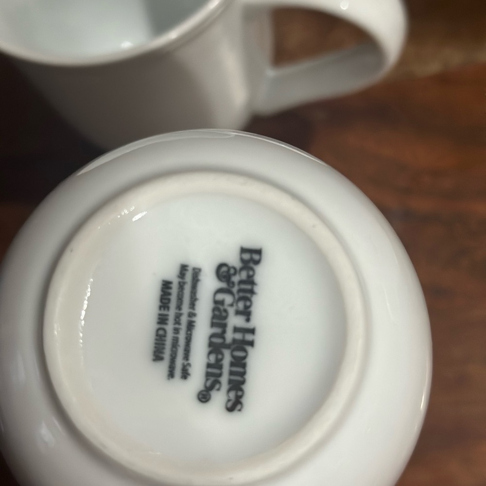 White coffee mugs